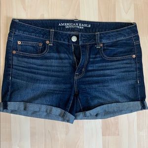 American Eagle Women Size 6 Denim Jean Midi Short